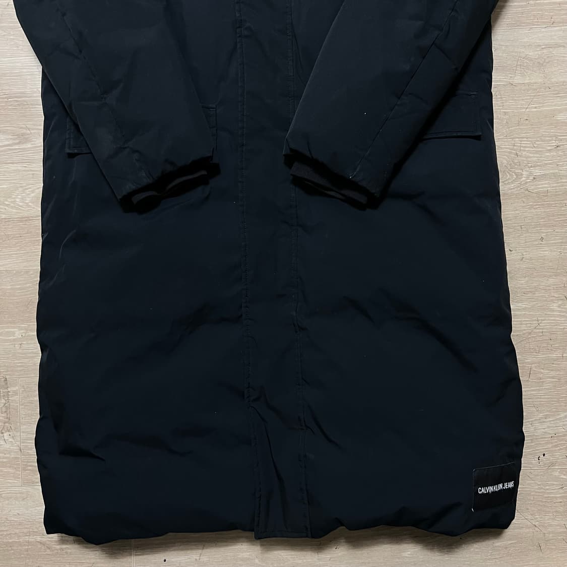 캘빈클라인 진스 덕다운 와펜 후드 롱패딩 점퍼 [다크 네이비] M/95 상품이미지3