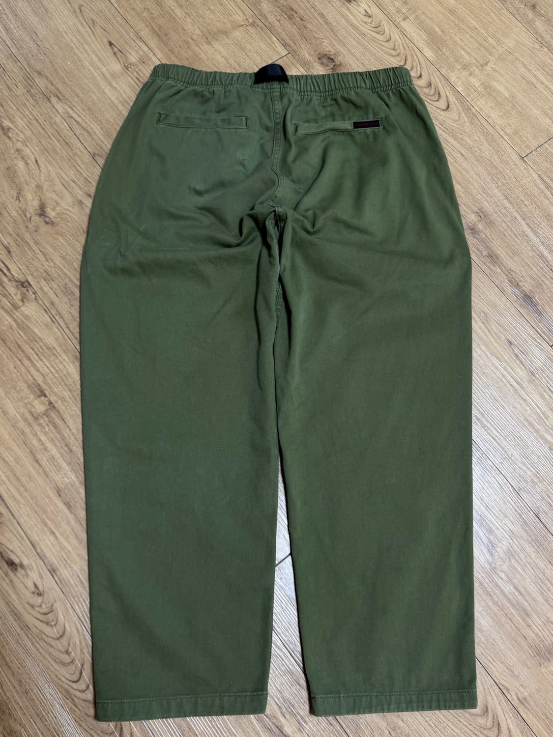 [L] 그라미치 루즈 테이퍼드 팬츠 카키 상품이미지2