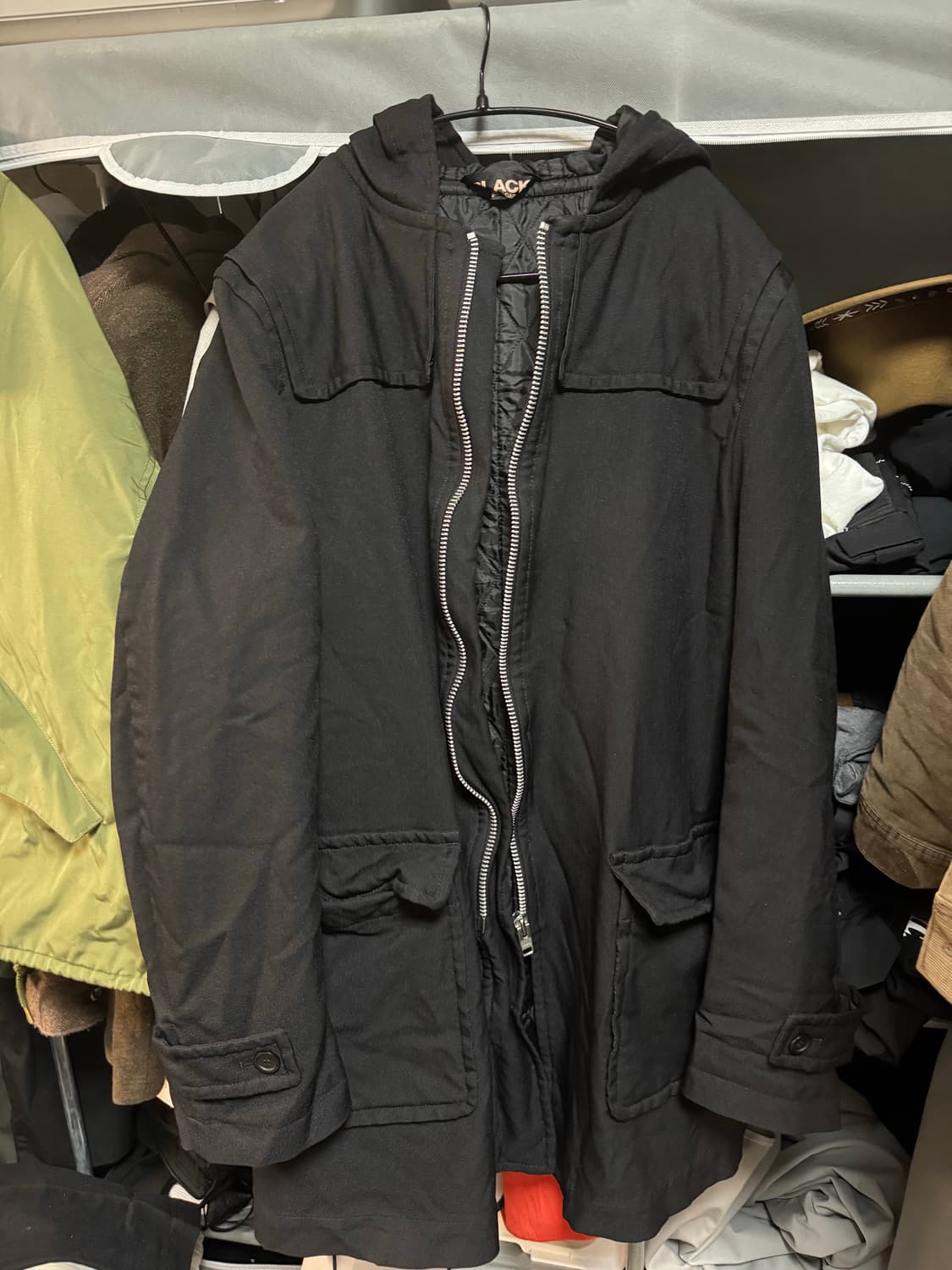 꼼데가르송 블랙 축융 후드 코트 상품이미지2