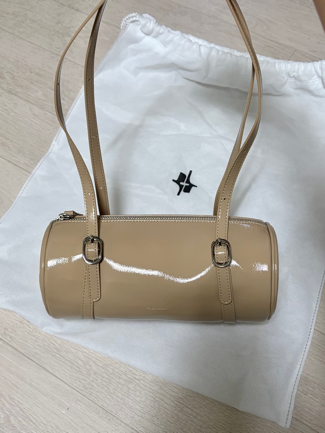 파인드카푸어 필로우백 23 누디 베이지 상품이미지5