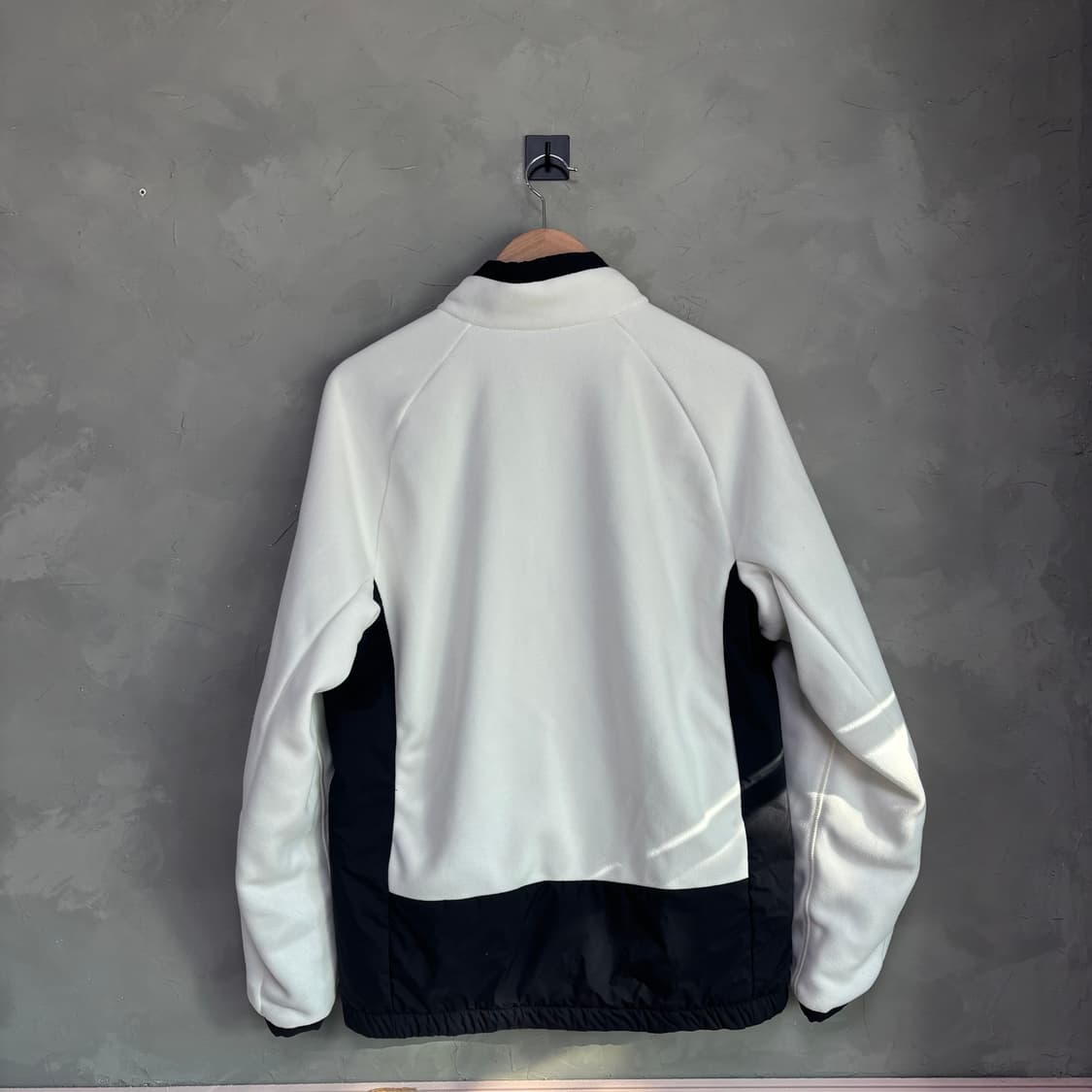 데상트 스위스 스키팀 양면 플리스 집업 화이트 상품이미지3