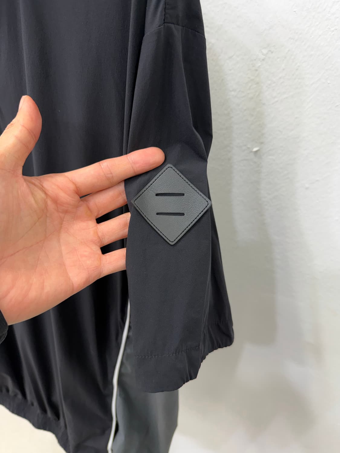 정품) 왁골프 X Jones 남성 24ss 아노락 바람막이 L 상품이미지4