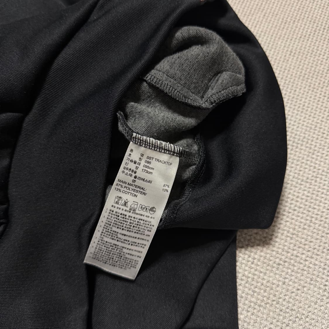 아디다스 오리지널 로고 트랙탑 상품이미지3