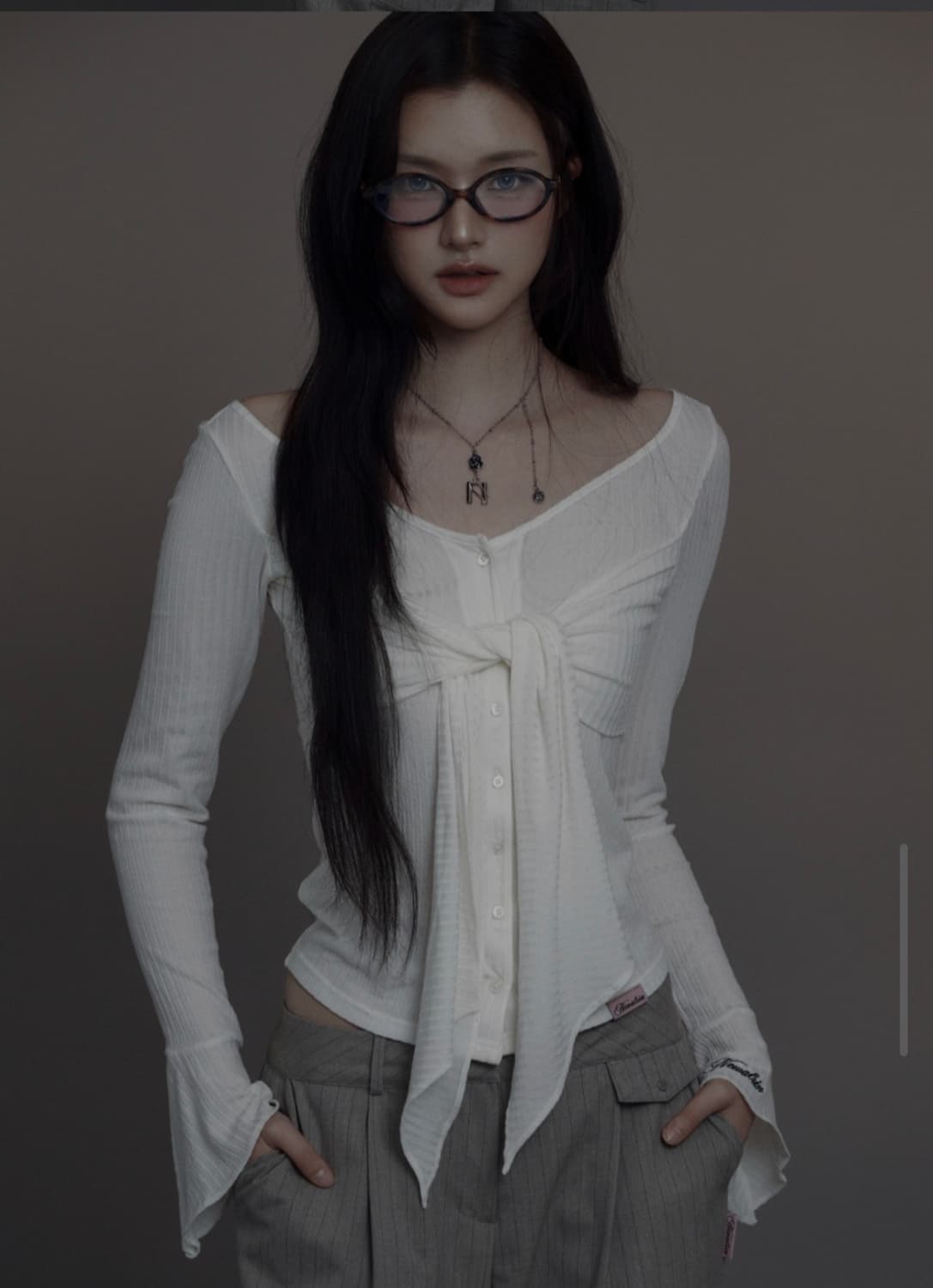 뉴얼린 달링 트위스트 버튼 블라우스 크림 아이보리 상품이미지1