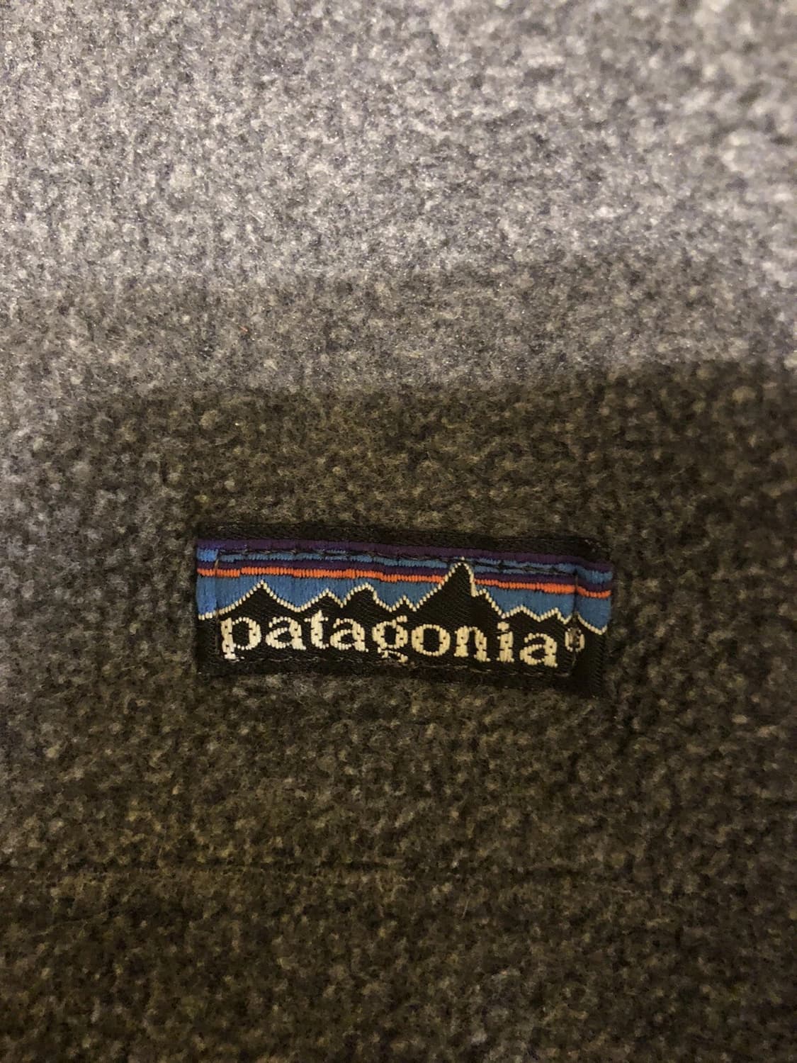 80s 파타고니아 신칠라 스냅-T 차콜/레드 USA 상품이미지3