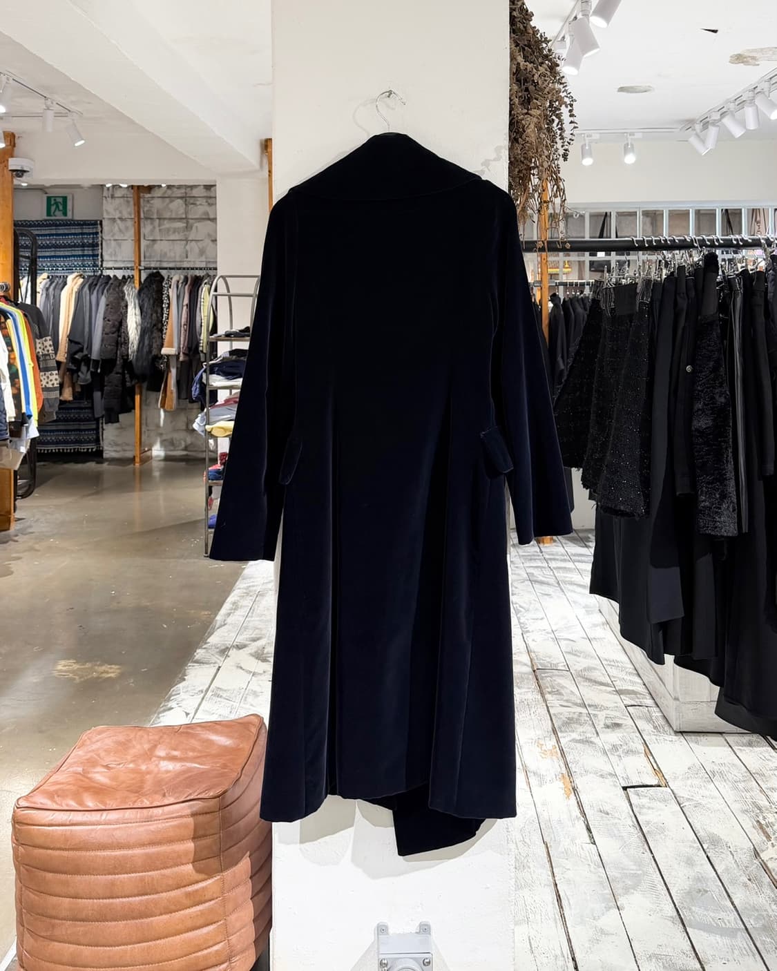 비비안웨스트우드 레드라벨 네이비 벨벳 롱코트 상품이미지6