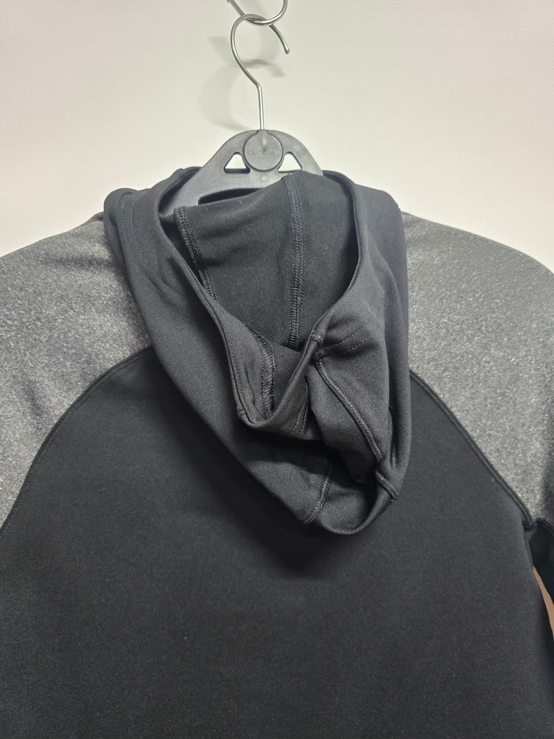 아디다스 여성 기모 짚업 블랙/회색 상품이미지6