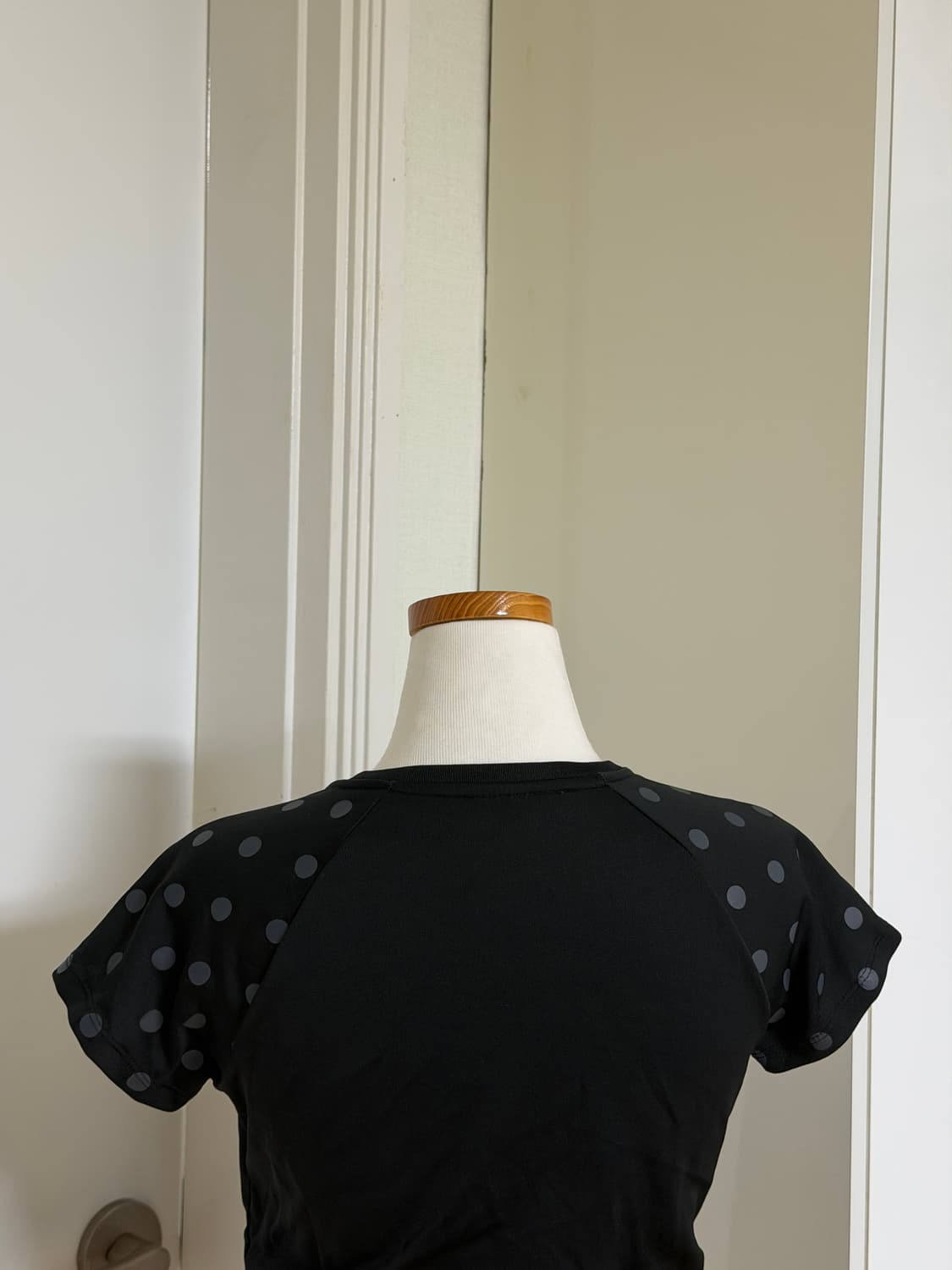 아디다스 블랙 그레이 도트 반팔 상품이미지3