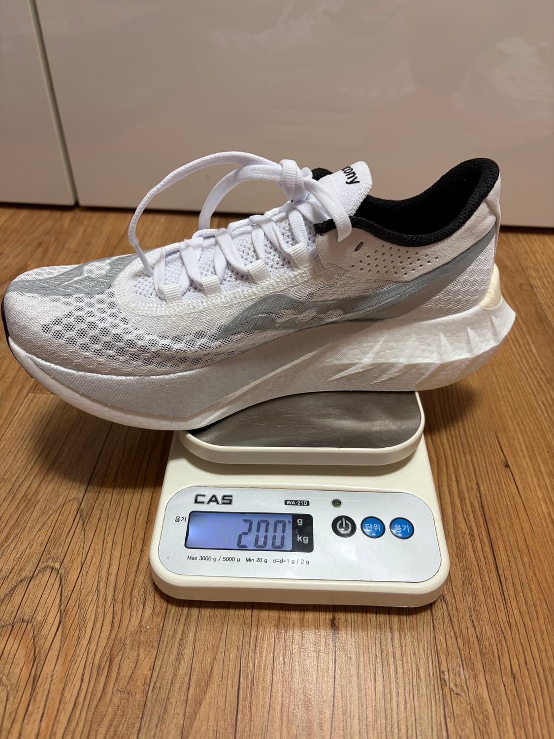 써코니 엔돌핀 프로4 260사이즈 상품이미지2
