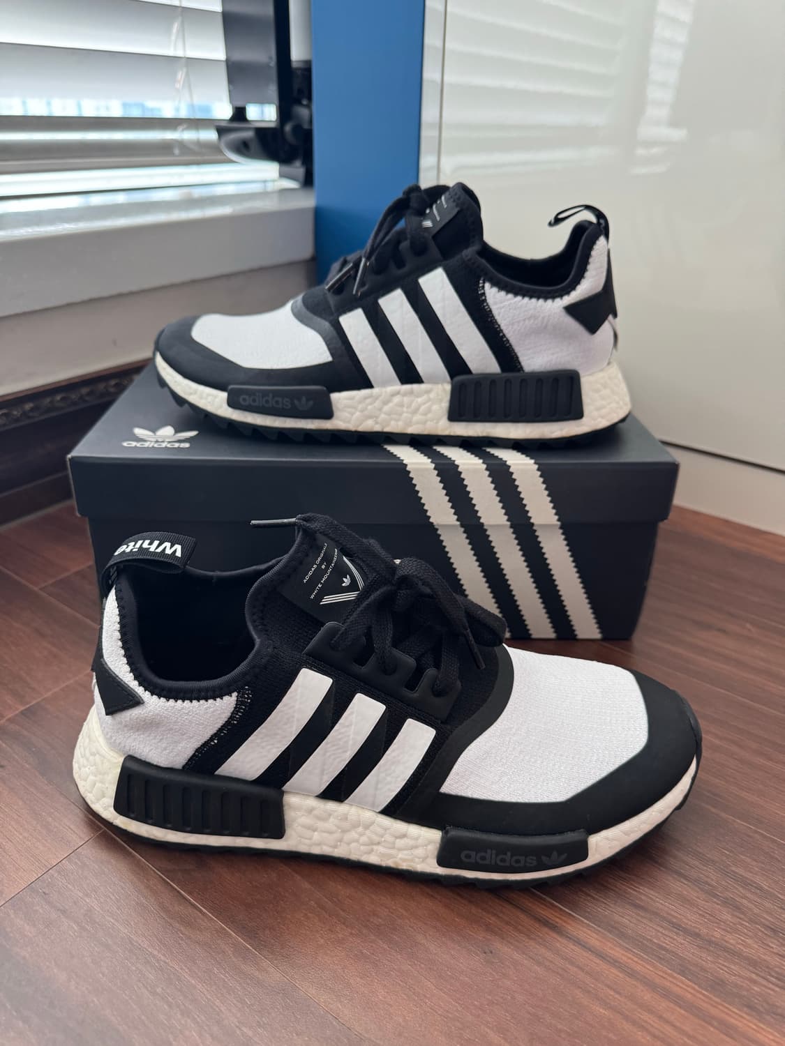 아디다스 오리지널 x 화이트 마운티니어링 NMD 트레일 흰검 상품이미지2