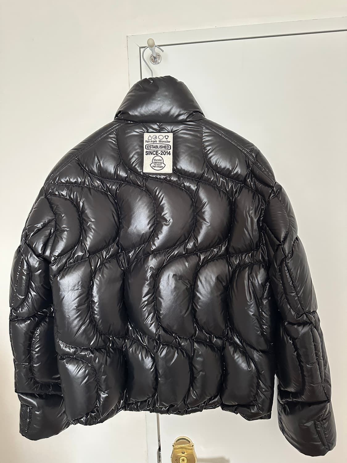 몽클레어 x 팜엔젤스 24fw 로고패치 패딩(3 사이즈) 상품이미지2