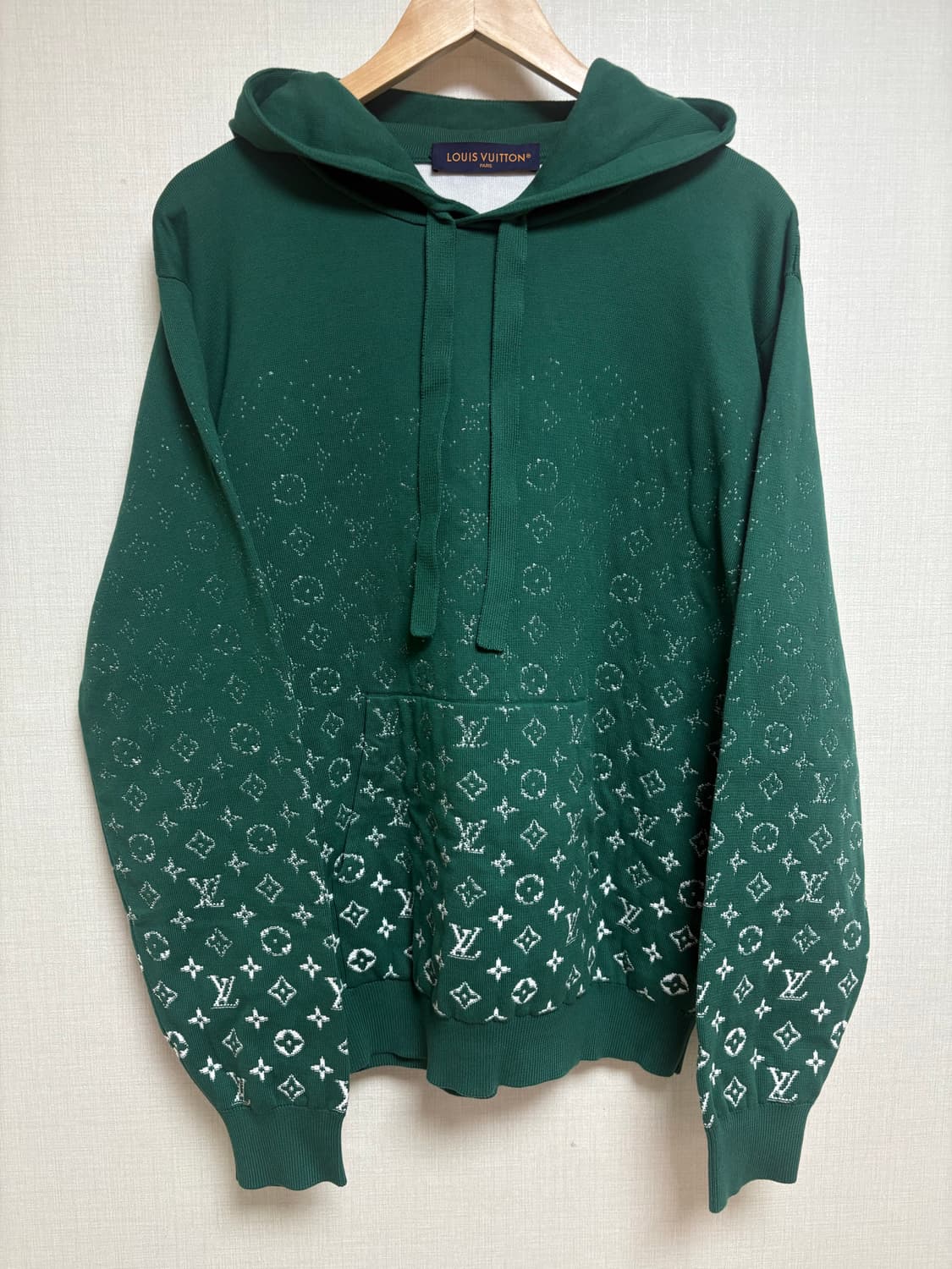 [L/백화점판/새상품급] 루이비통 모노그램 그라데이션 후드티 상품이미지1