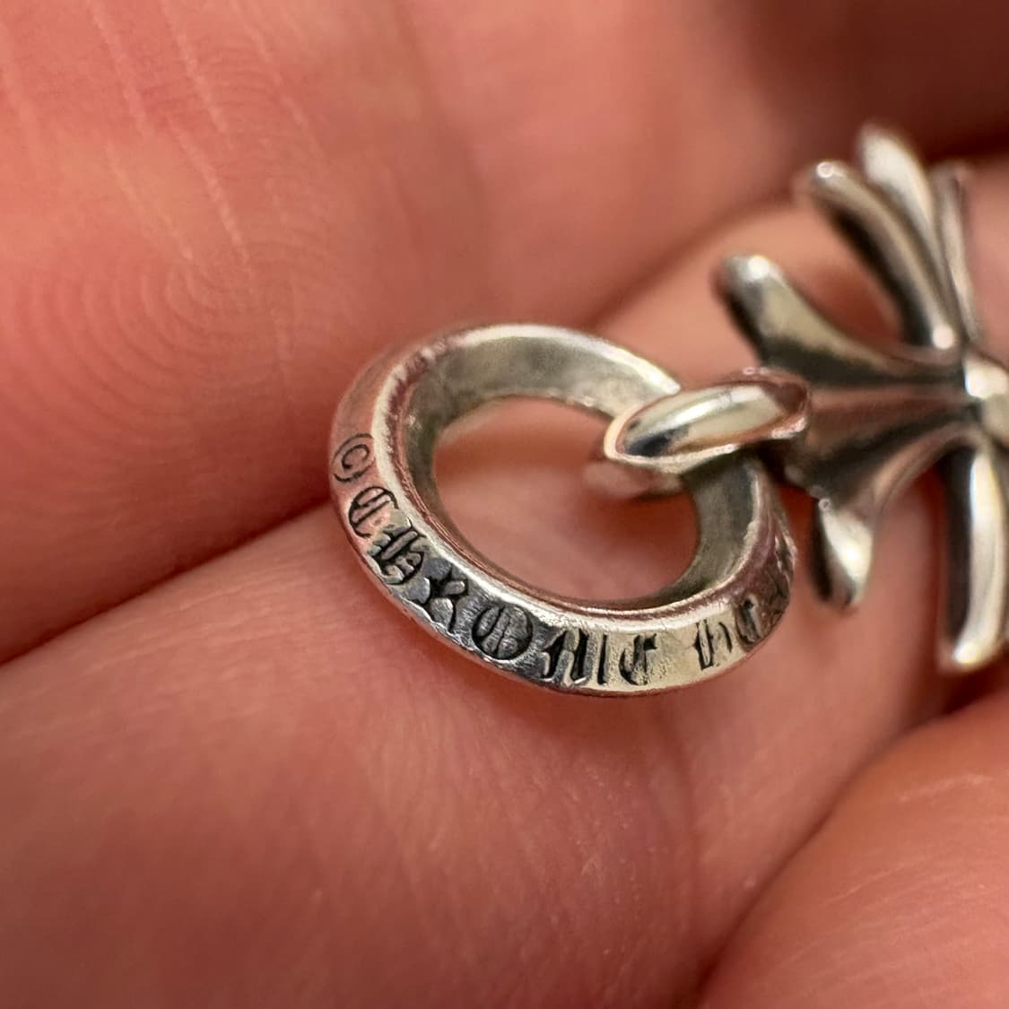 크롬하츠 타이니 크로스 펜던트 상품이미지3