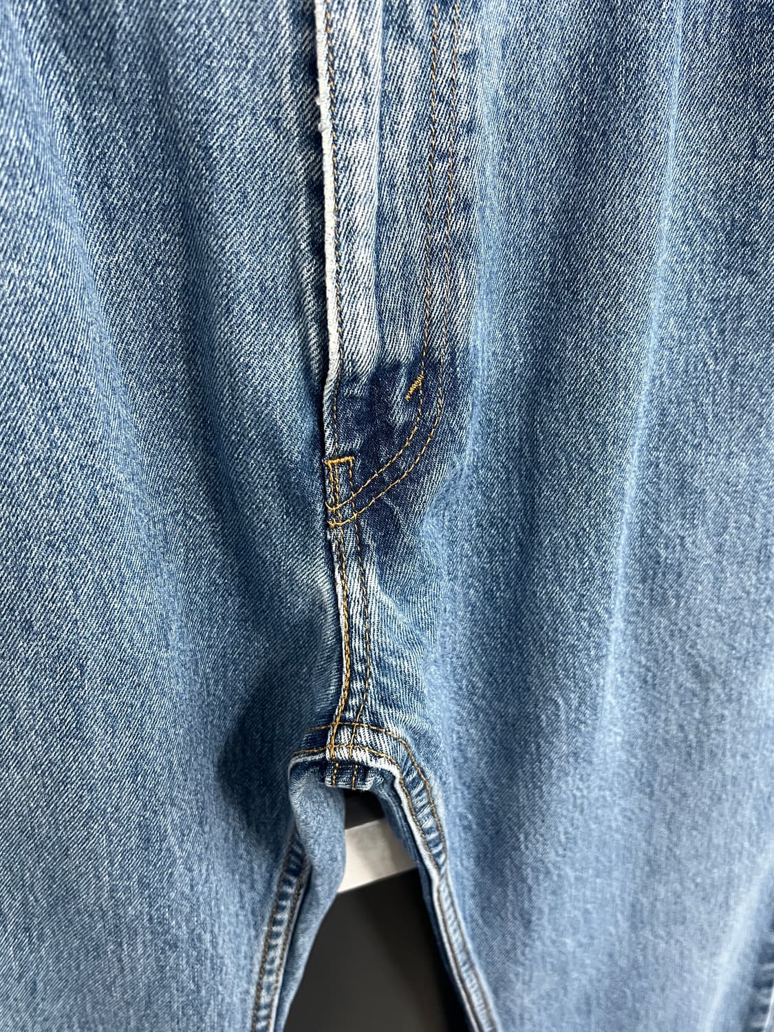 Levis 리바이스 505 레귤러 스트레이트핏 연청 데님 팬츠 상품이미지5