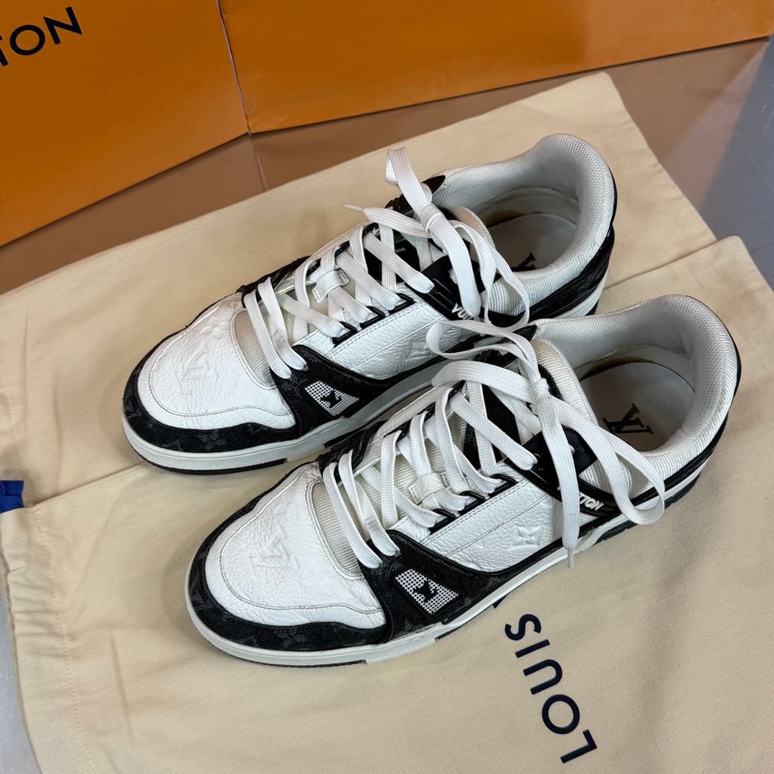 [리오브] 루이비통 LV 트레이너 데님 모노그램 스니커즈 상품이미지2