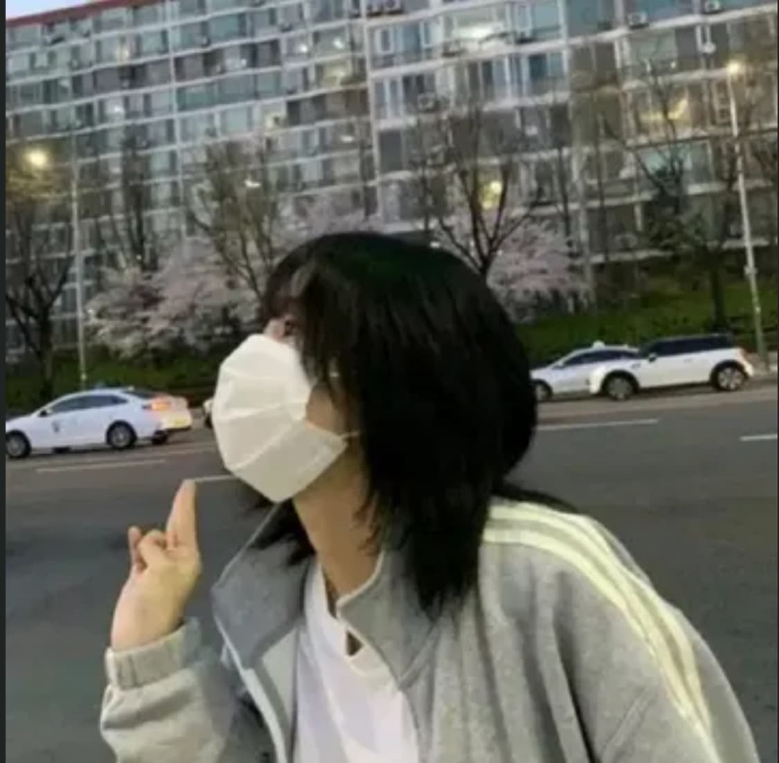 100) 아디다스 스케이트 보딩 코튼 집업져지 자켓 더보이즈 현재 착용 상품이미지3