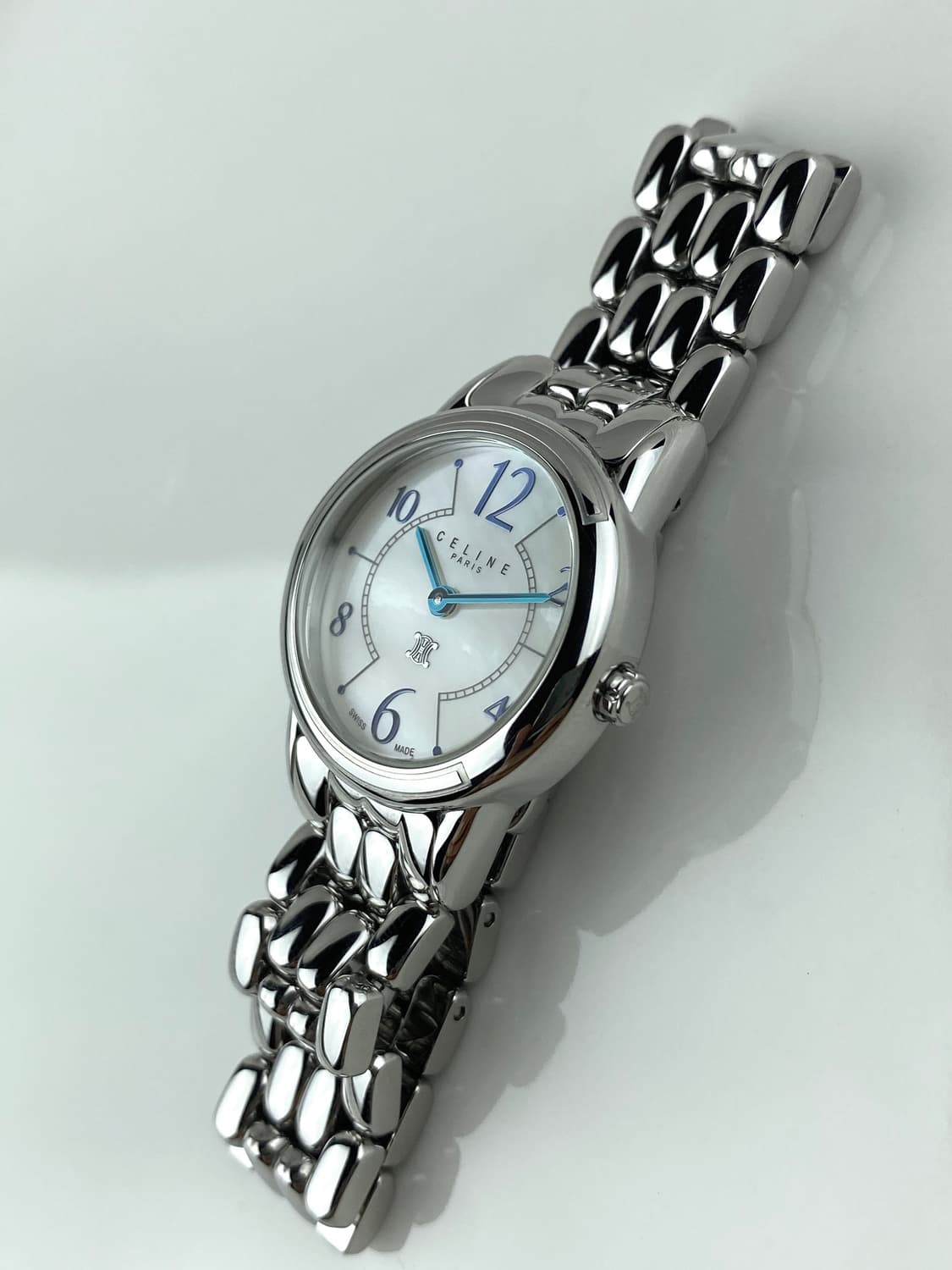 CELINE round shell steel watch 상품이미지5