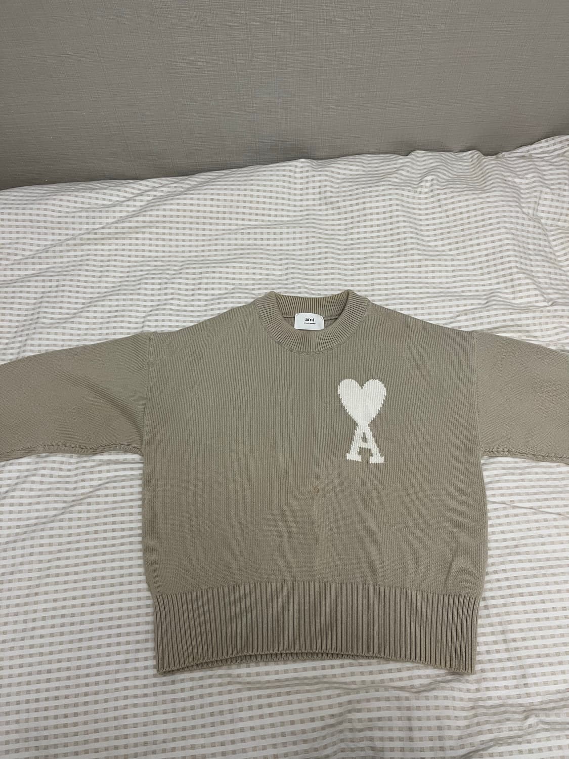 아미 빅 로고 스웨터 베이지 와이트 22ss -L 상품이미지1