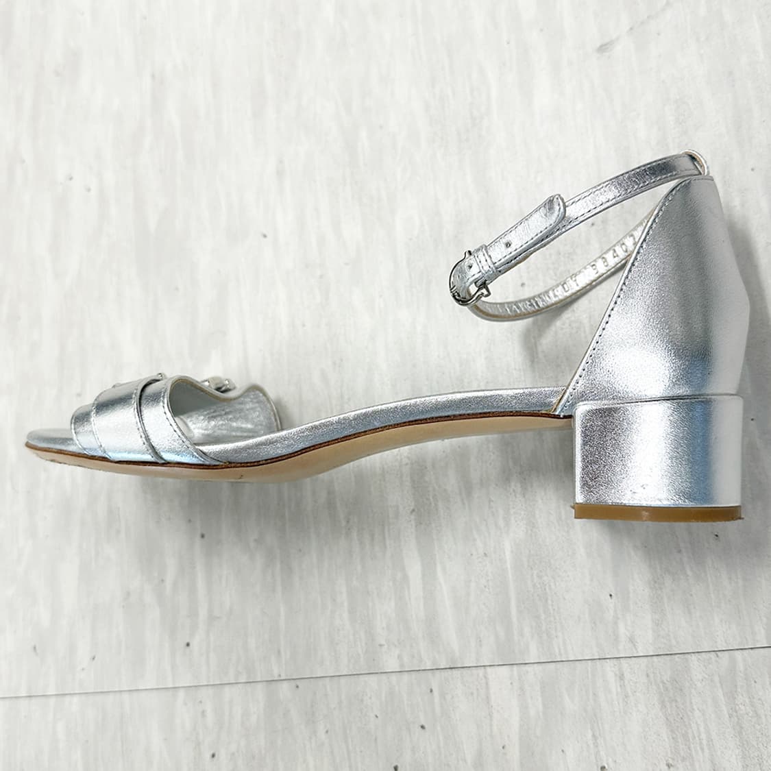 페라가모 페레가모 메탈릭 실버 스트랩 샌들 힐 여성 구두 230mm 상품이미지3