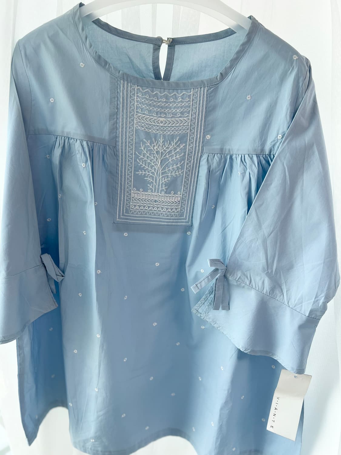 [새제품] 나무자수 스카이블루 블라우스 모리걸 상품이미지3