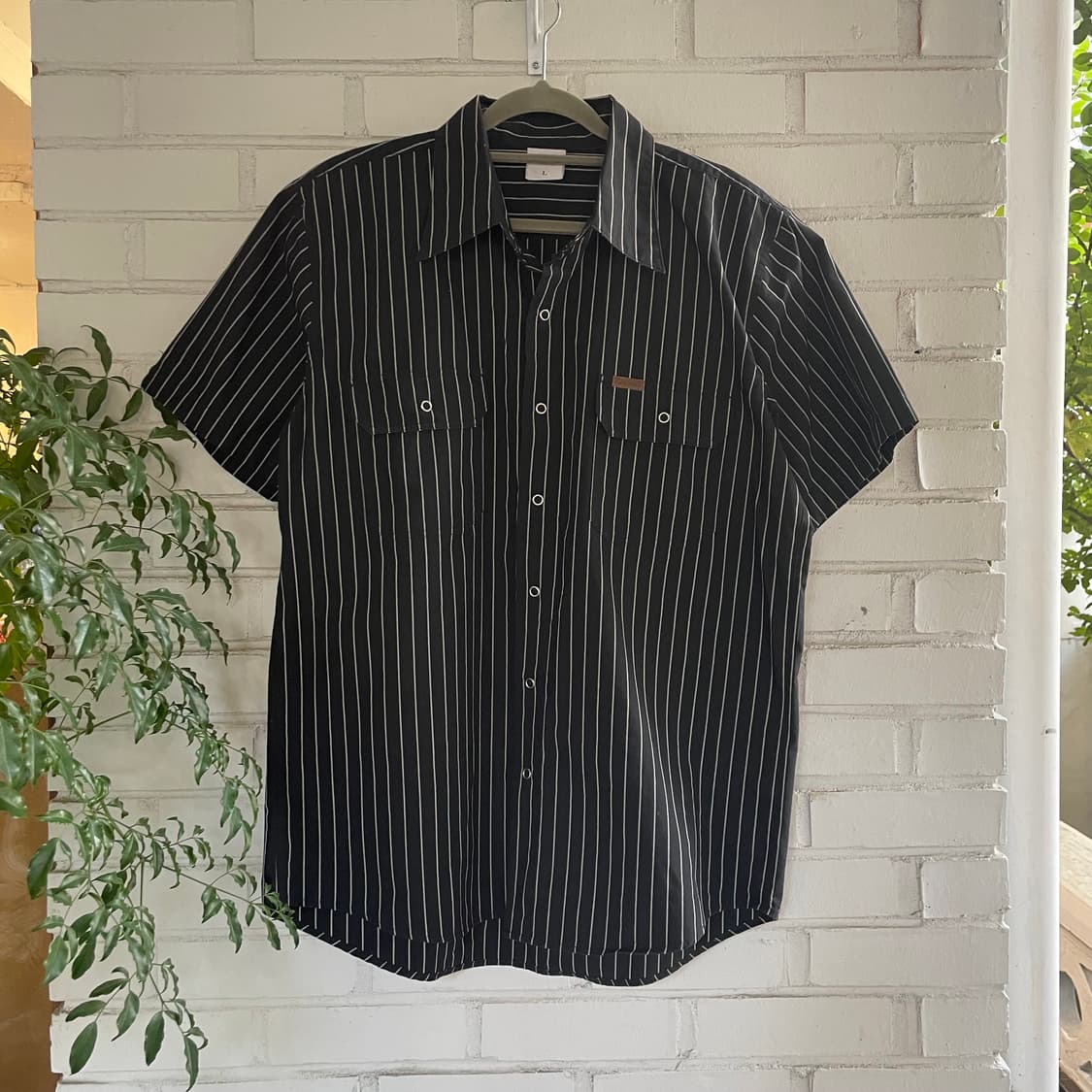 칼하트 스트라이프 블랙 반팔 셔츠 상품이미지1