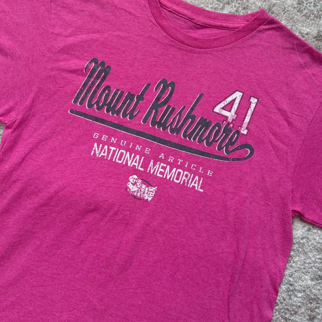 Mount Rushmore Tee 상품이미지2