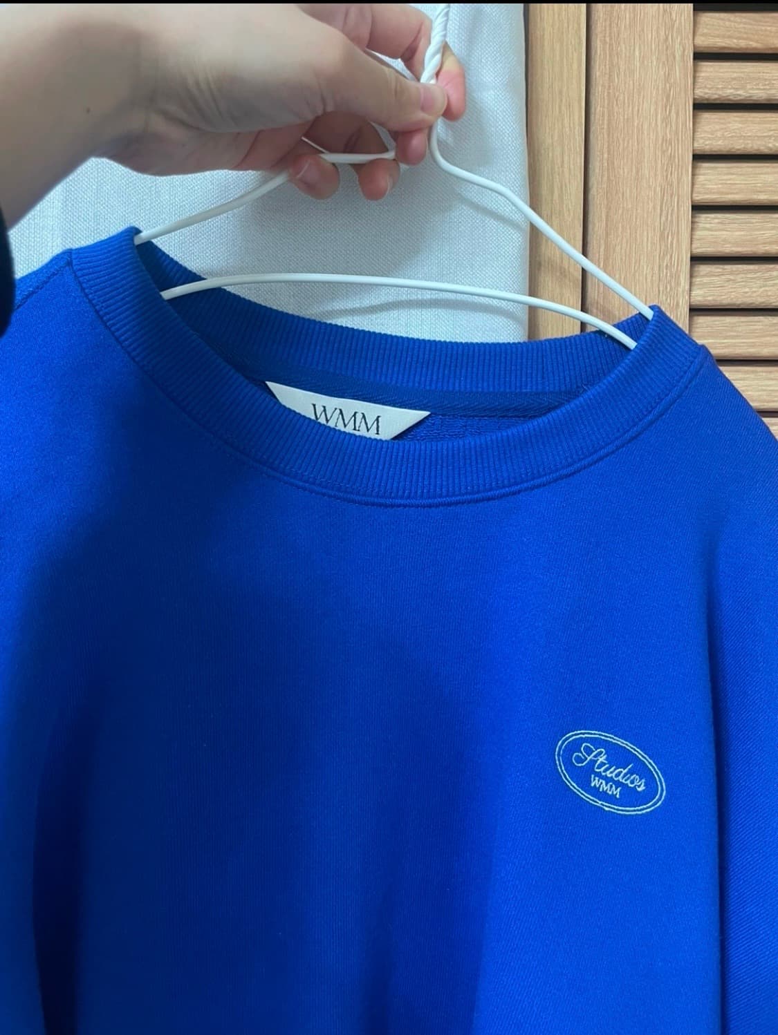 으므므 WMM 스튜디오 파란색 맨투맨 상품이미지3