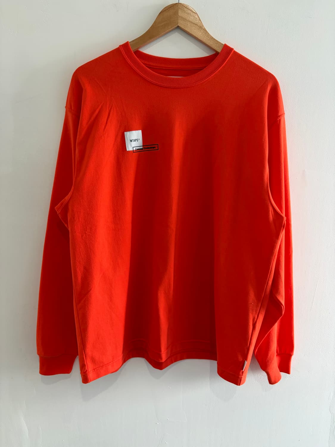 Wtaps 오렌지 크루넥 상품이미지1