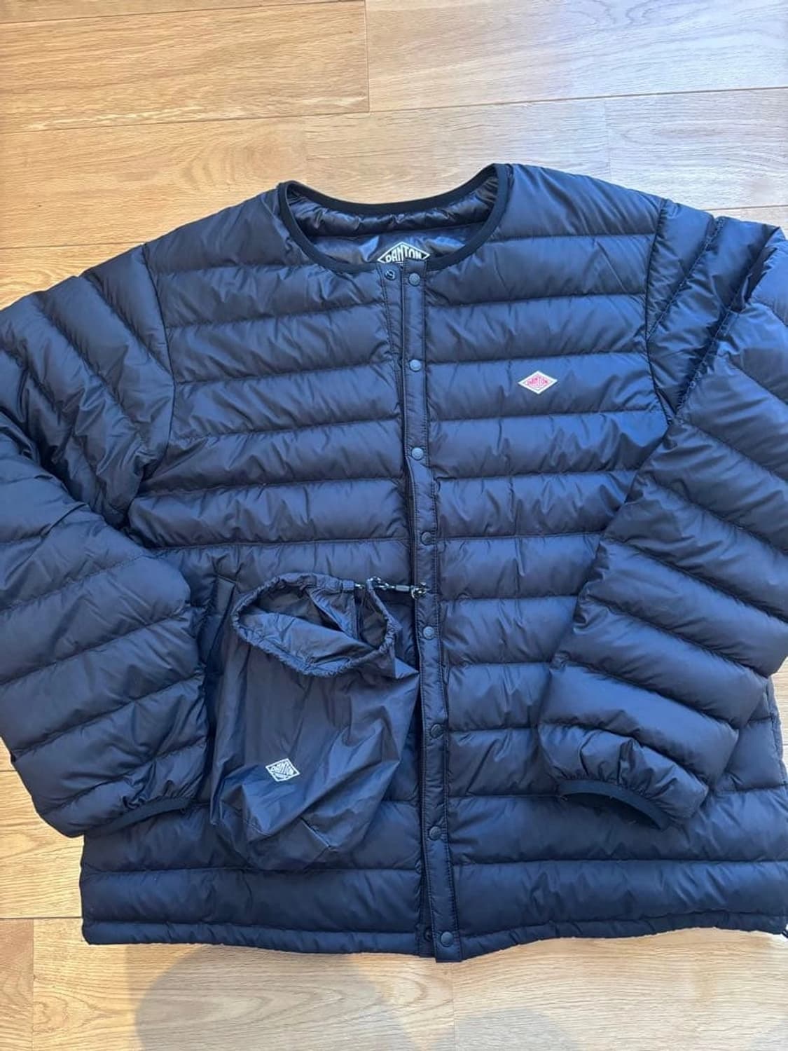 단톤 크루넥 이너 다운 재킷 상품이미지1