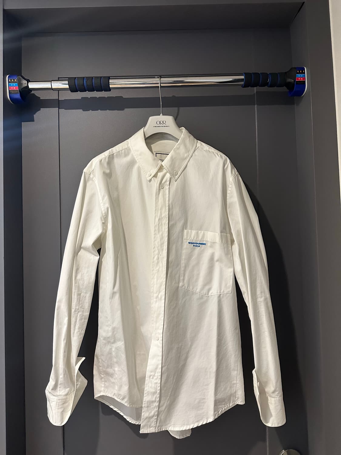 우영미 로고 화이트 셔츠 상품이미지1