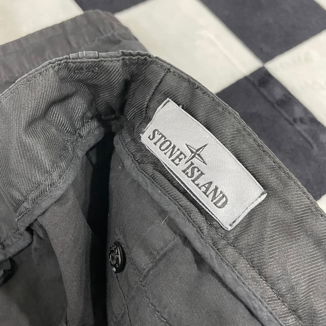 스톤 아일랜드 A0129 와펜 버뮤다 팬츠 (31) 상품이미지5
