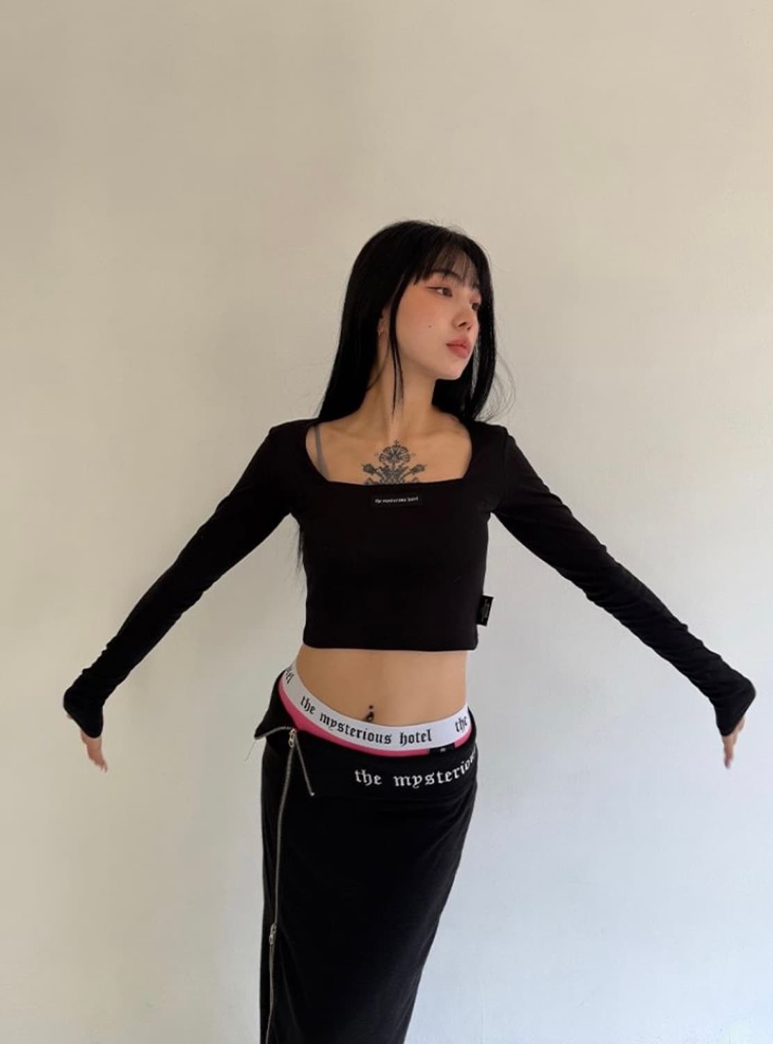 더미스테리어스호텔 스퀘어 베이직 탑 상품이미지4