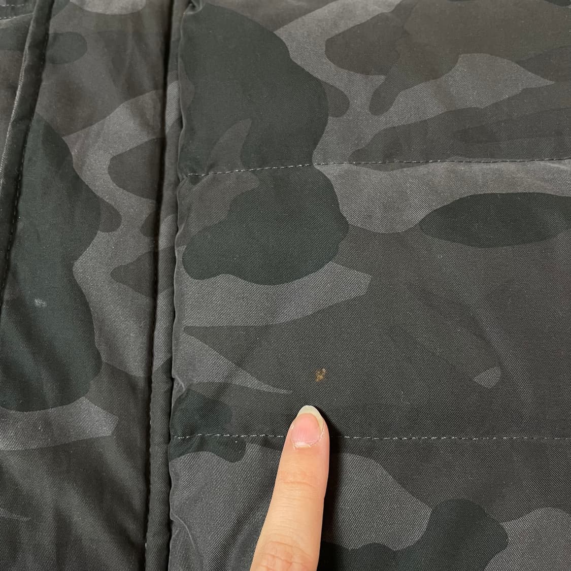 어나더샵 그레이 카모 투포켓 패딩 조끼 상품이미지5