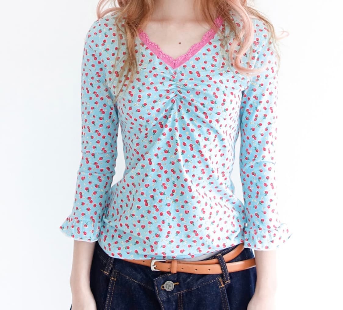 샵페어리 little strawberry lace top 상품이미지1