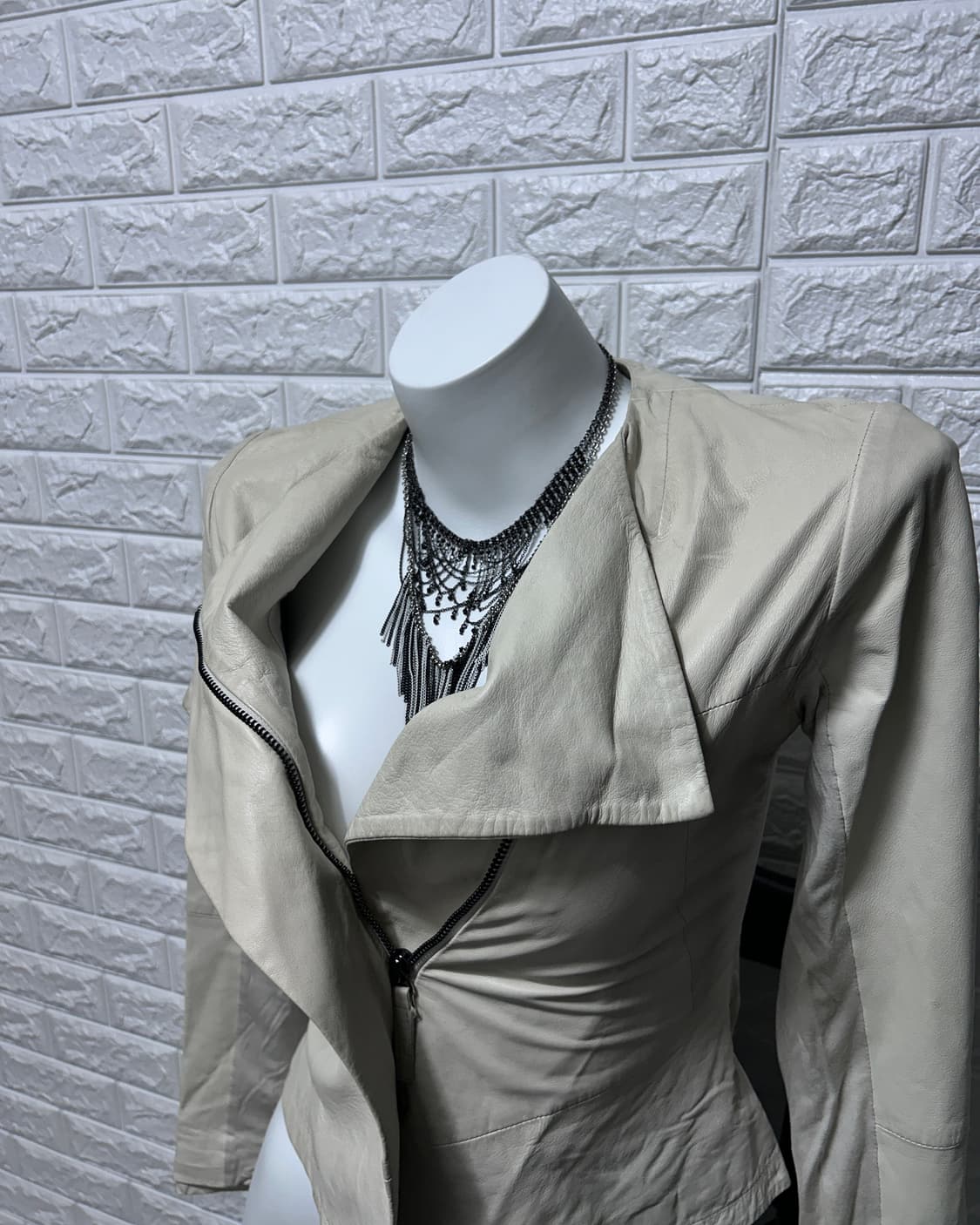 00‘s 엠포리오 아르마니 비대칭 램스킨 자켓 상품이미지2