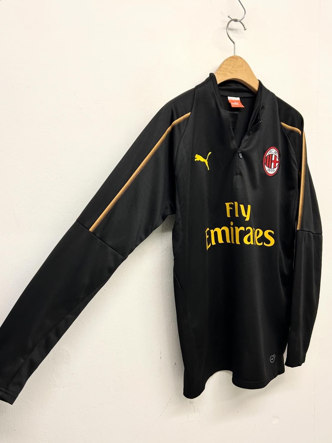 18-19 푸마 AC밀란 블랙 긴팔 트레이닝 탑 상품이미지2