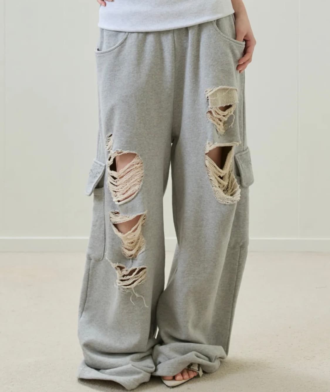 러브이즈트루 데미지 팬츠 그레이 상품이미지1