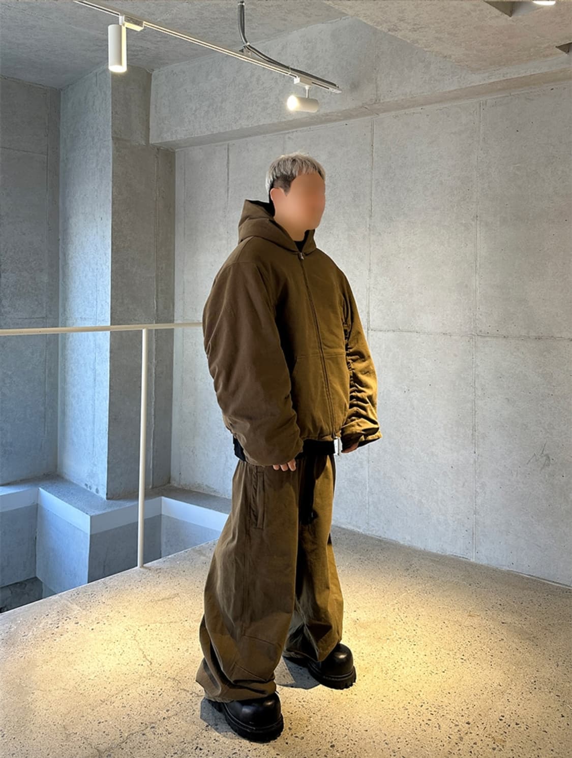 논노드 25FW 몰스킨 셔링 봄버 카키 브라운 상품이미지3