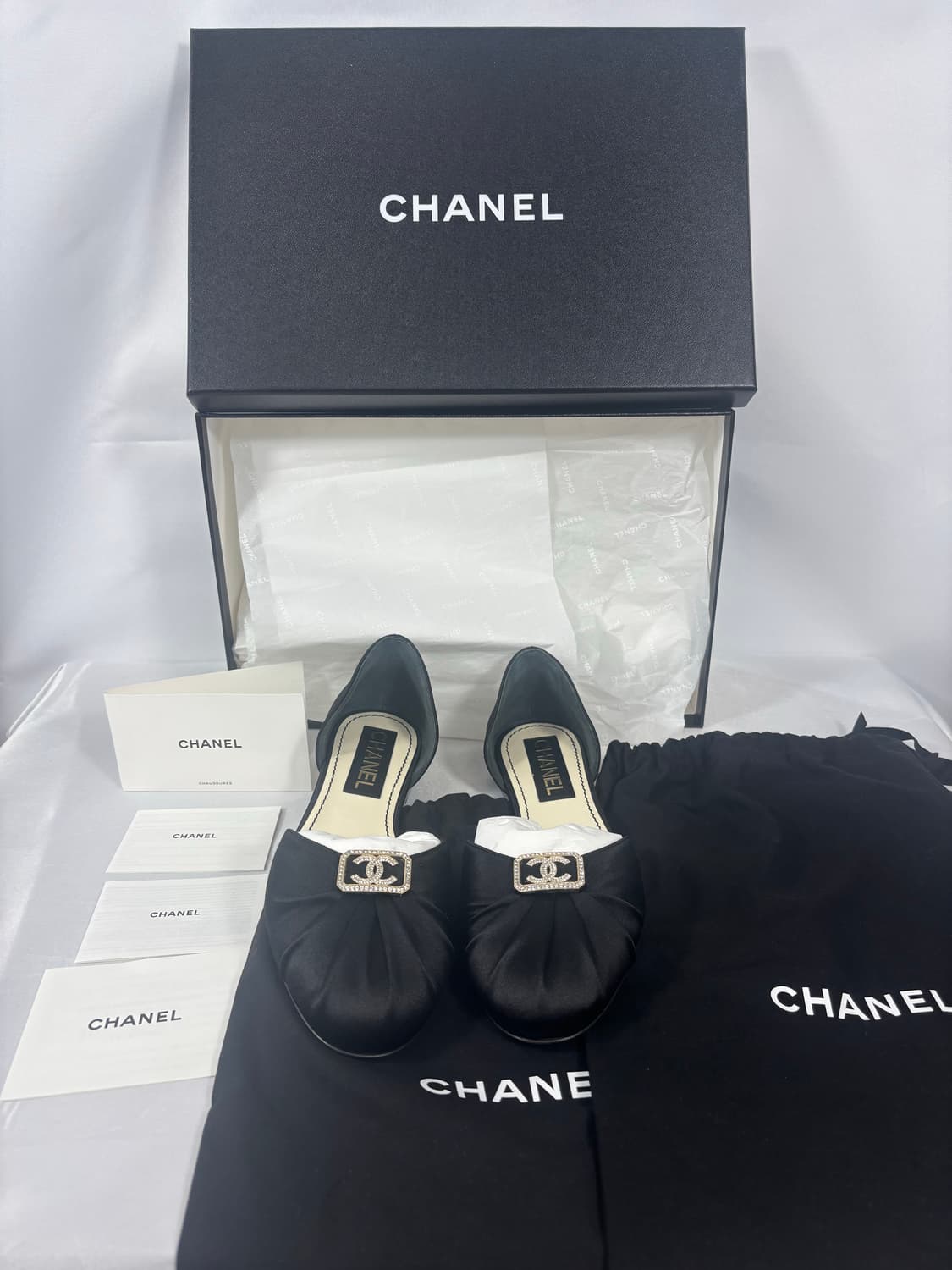 (새상품)샤넬 발레리나 플랫 사틴 메탈 슈즈 36.5 상품이미지8