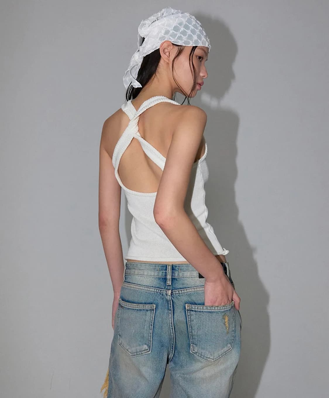 이네기 트위스트 슬리브리스 화이트 상품이미지1