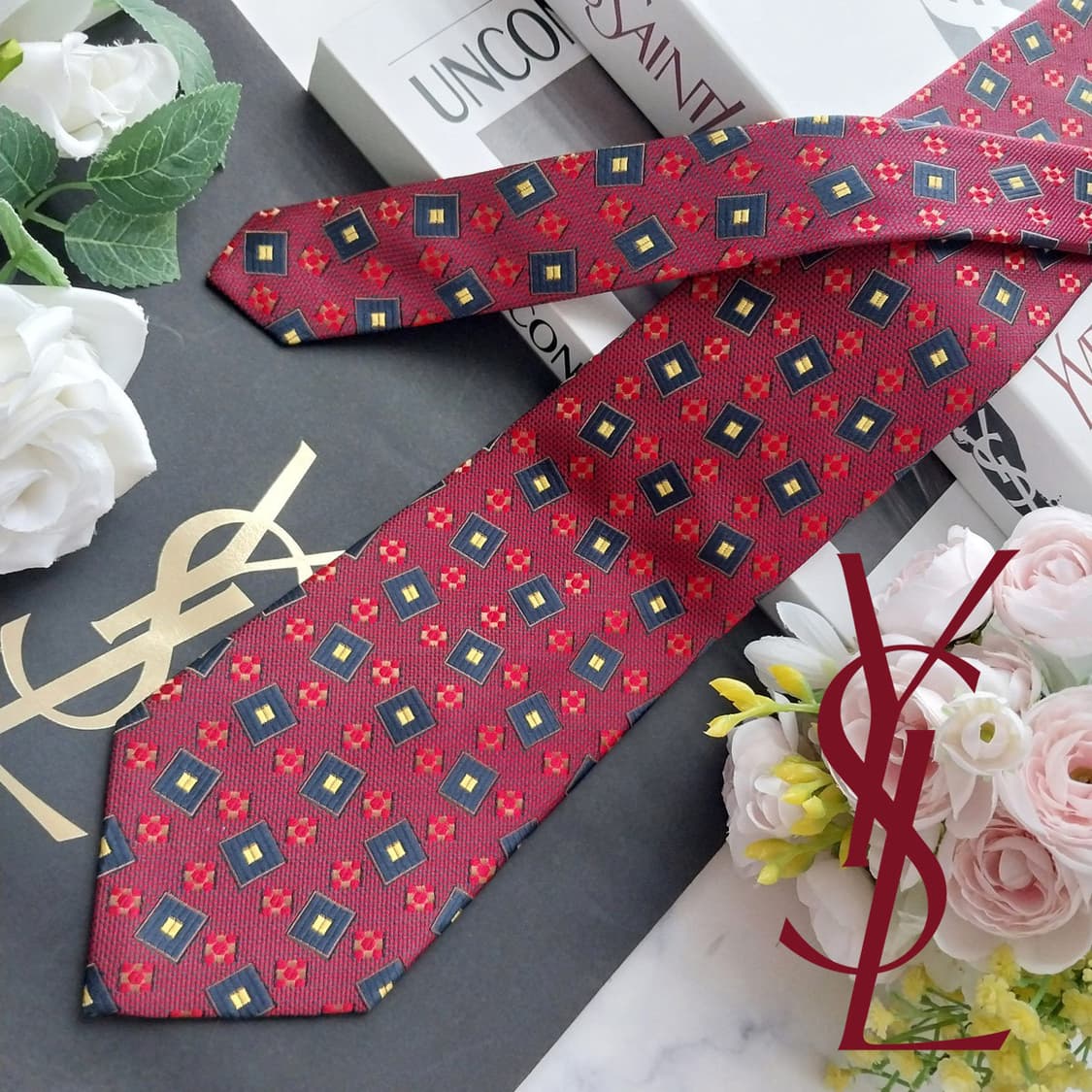 입생로랑 실크 레드 자카드 패턴 넥타이 9.5cm A+등급 K2514
 상품이미지2