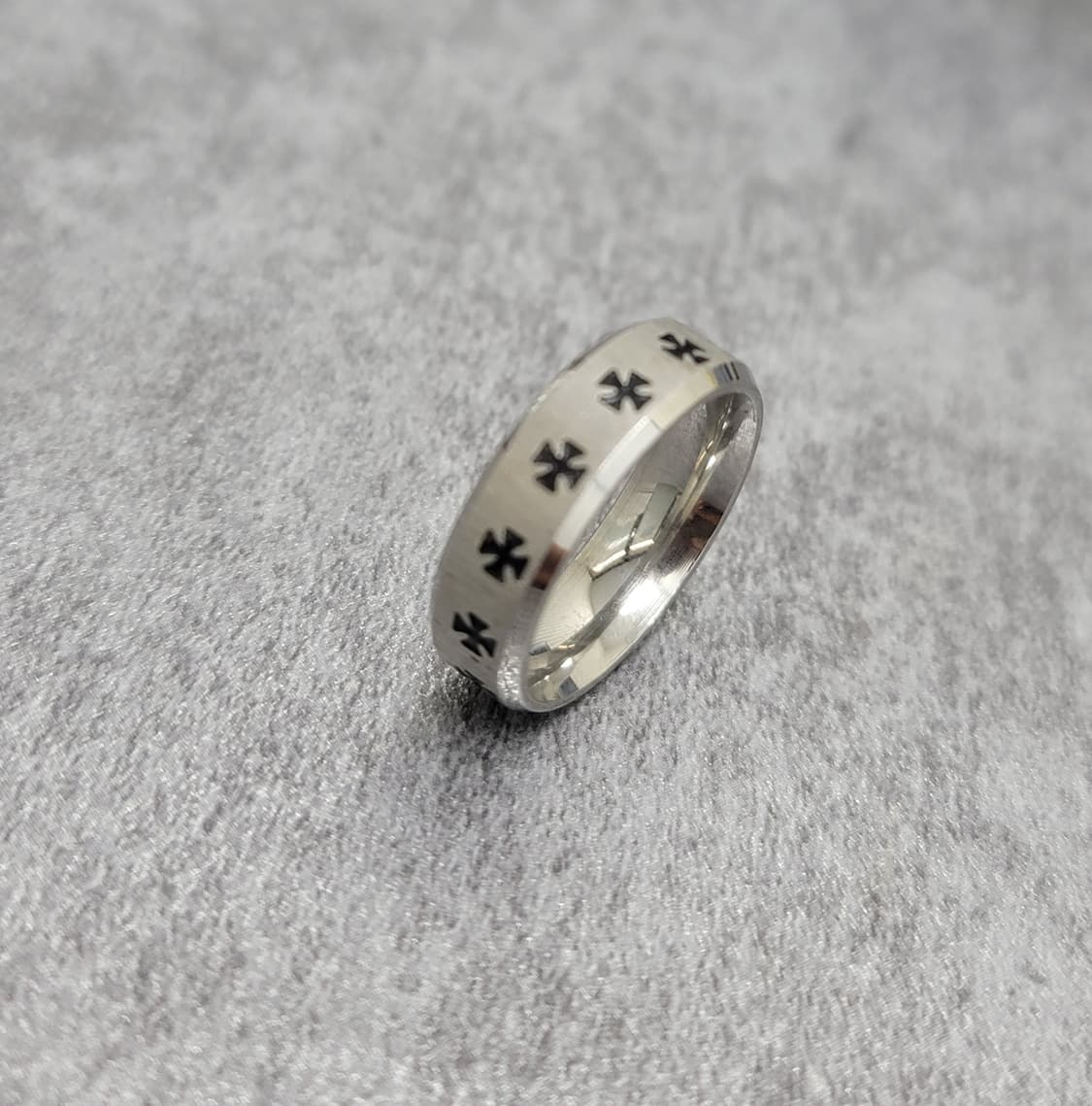 Black Cross Ring 상품이미지1