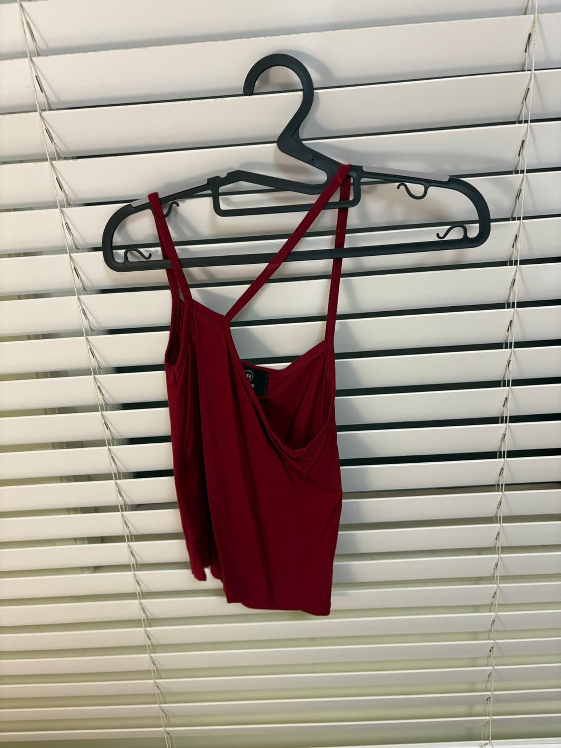 Reor 레드컬러 언발 나시 상품이미지1