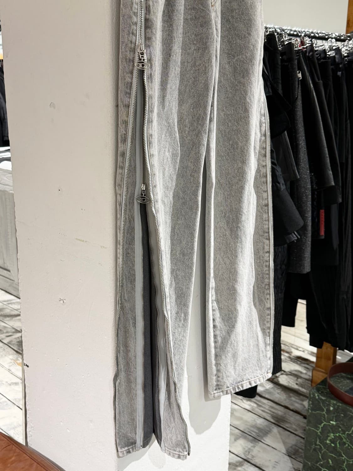디젤 2002-FS1 그레이 사이드 지퍼 트라우저 데님 팬츠 상품이미지3