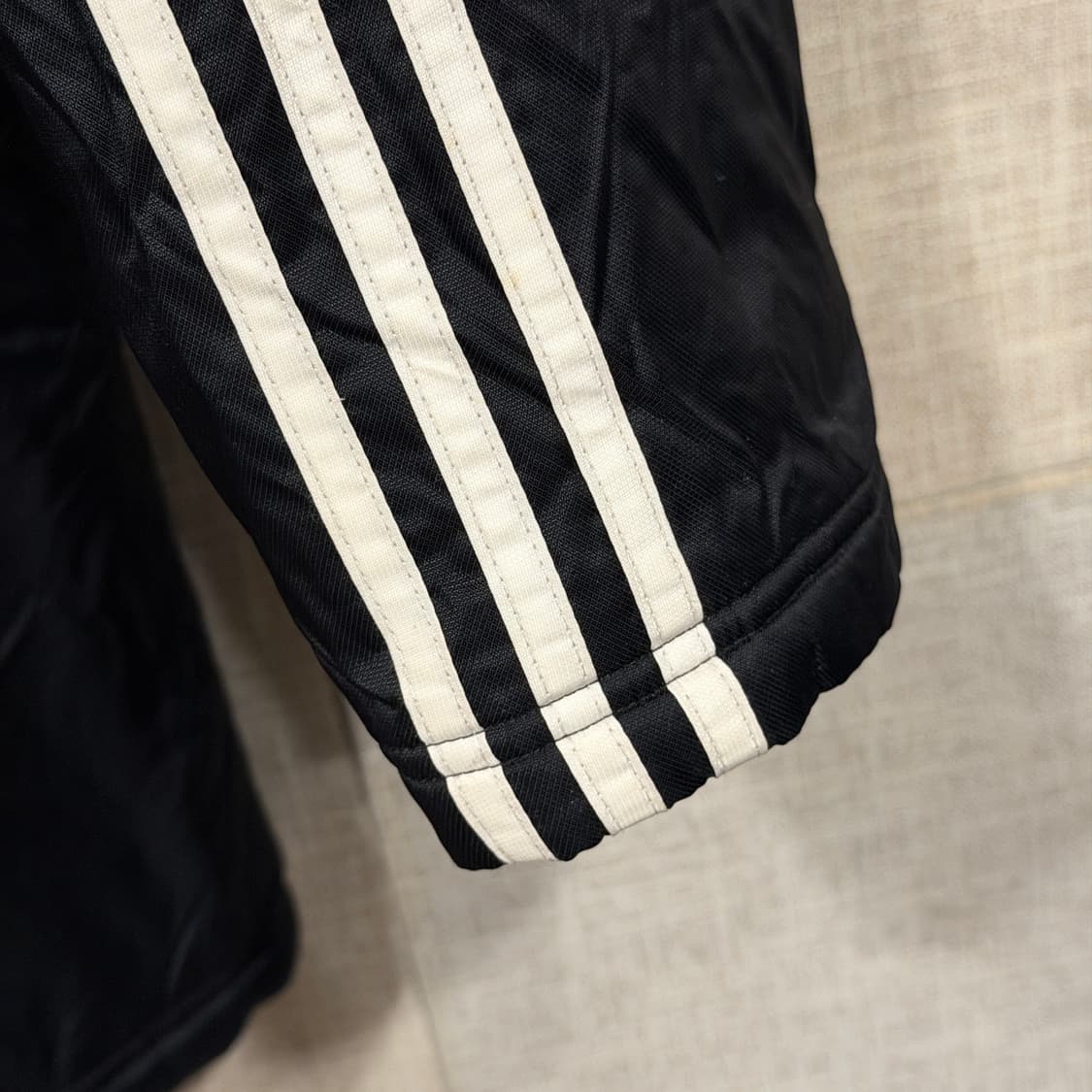 아디다스 에센셜 스타디움 벤치 자켓 롱패딩 105 블랙 상품이미지6