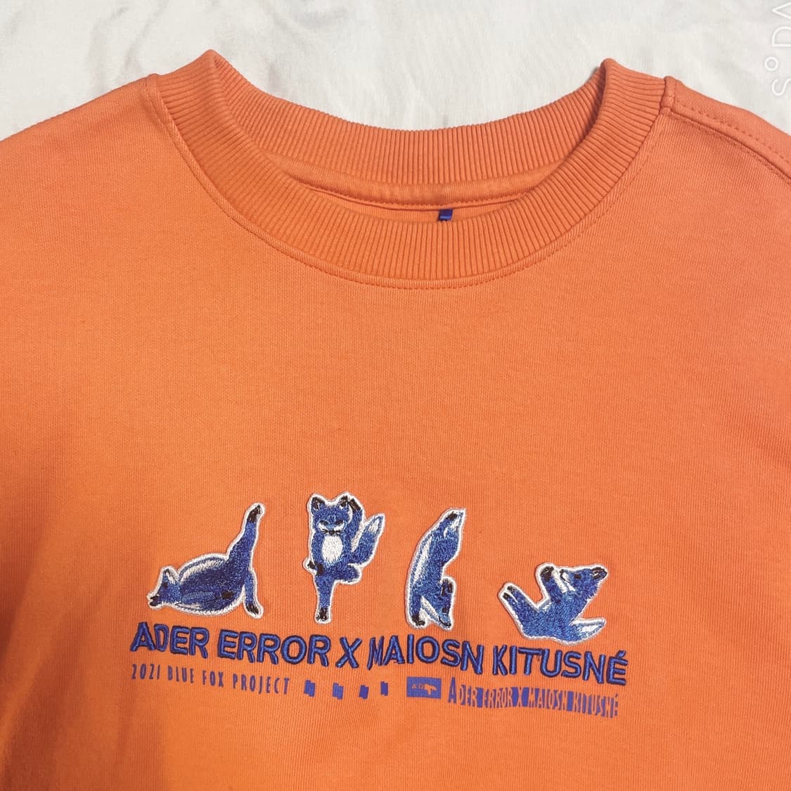 아더에러 메종키츠네 오렌지 맨투맨 상품이미지2