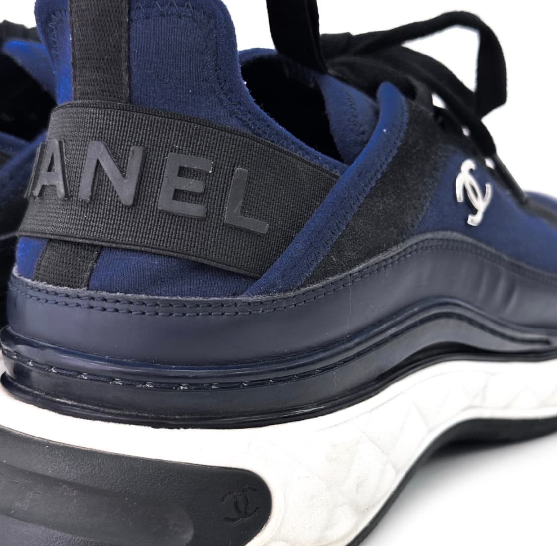 [40] CHANEL 샤넬 남성 믹스드파이버 금장 스니커즈 네이비 상품이미지9