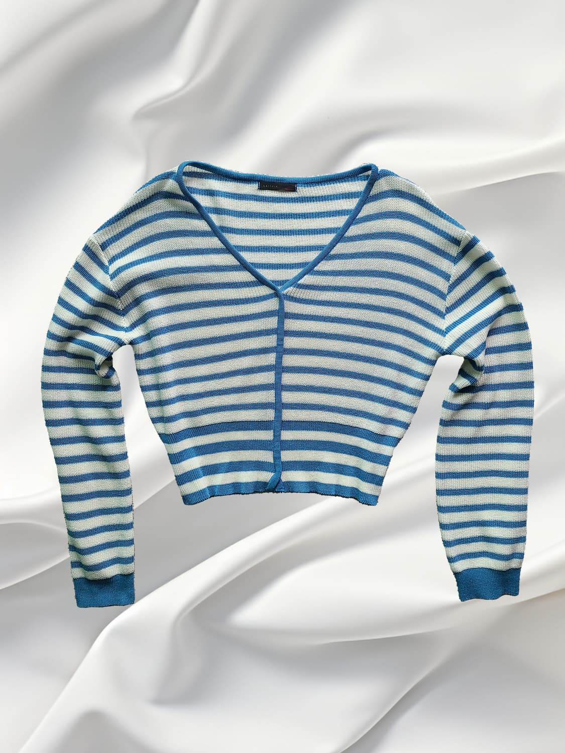 KNITPIA 블루 스트라이프 브이넥 니트 상품이미지1