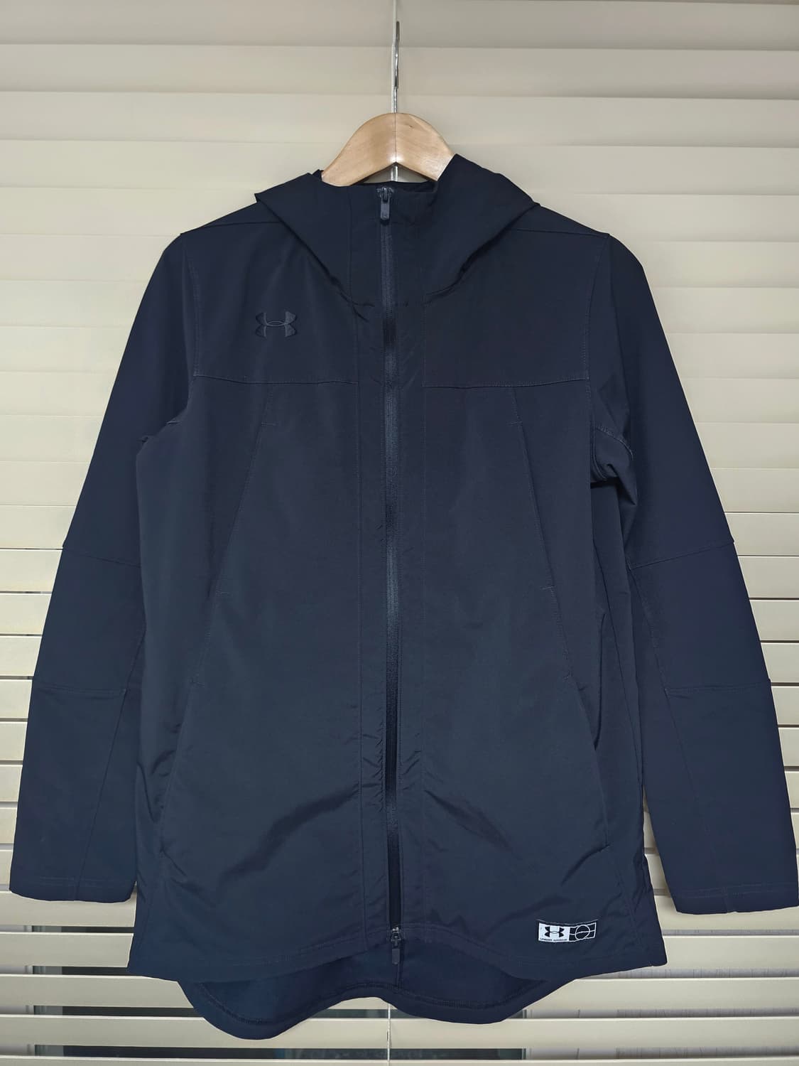 언더아머 블랙 후드 바람막이 자켓 L 상품이미지1