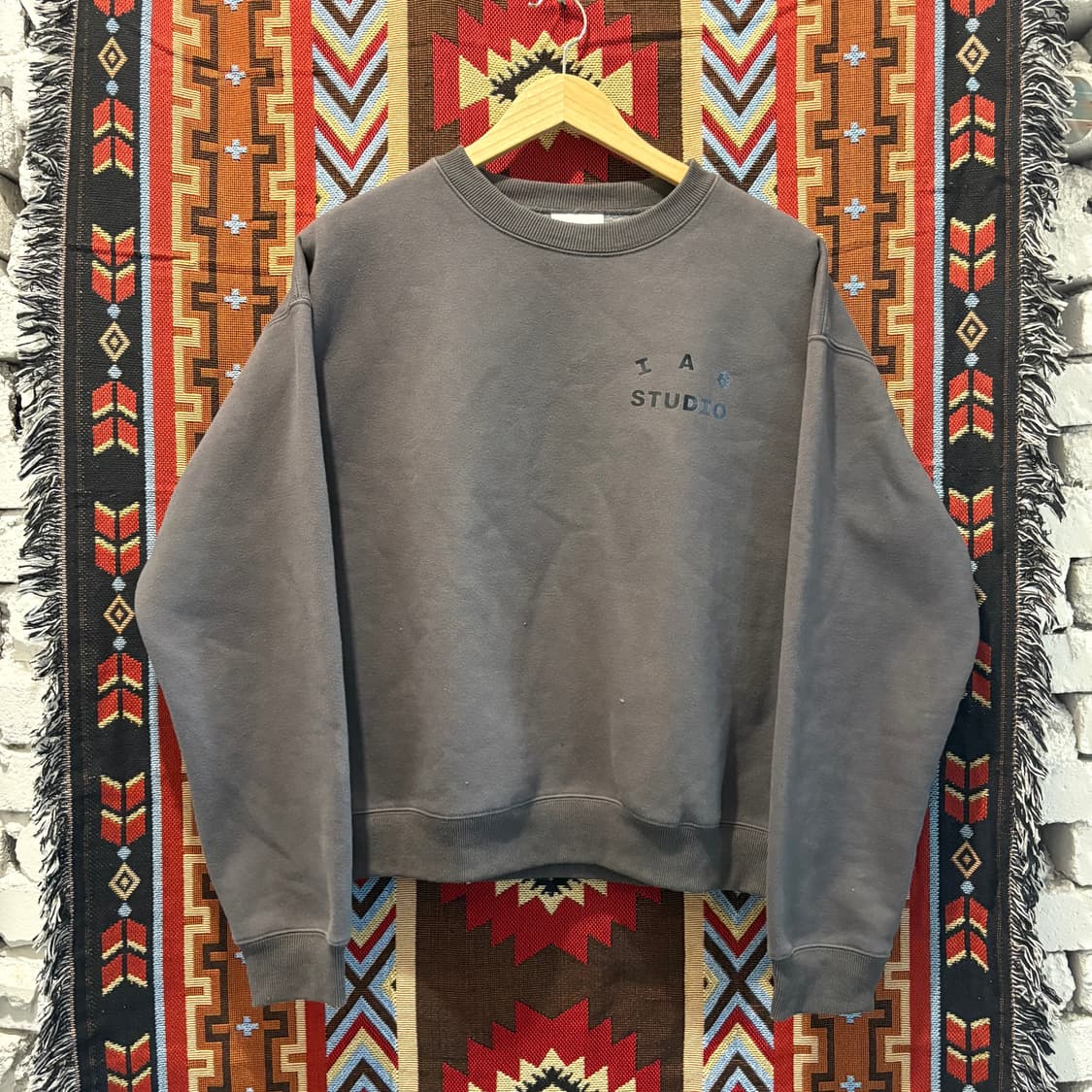 아이앱스튜디오 빈티지 맨투맨 상품이미지1